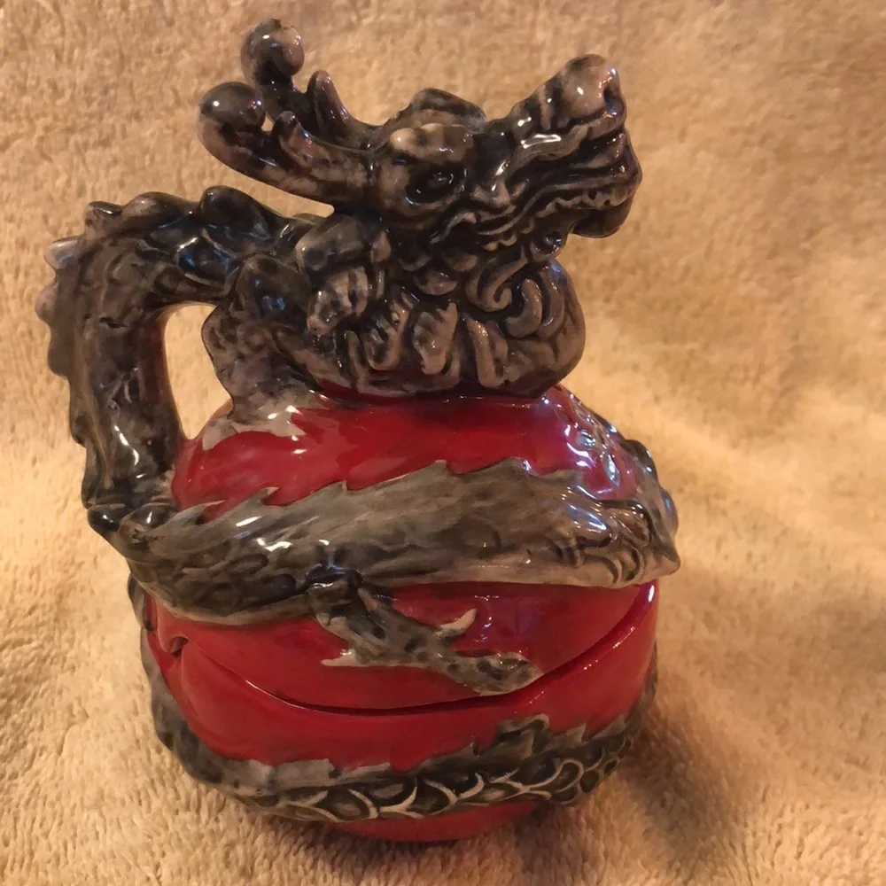 Blue Sky Clayworks Heather Goldminc 2012 Dragon/Vine Salt & Pepper 5”x5”